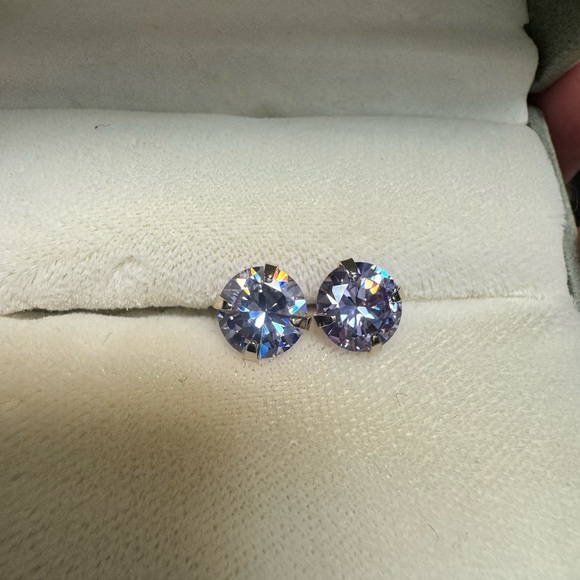 K18 Japan Gold Amethyst Stud Earrings in Silicone lock 10mm - Picture 5 of 8